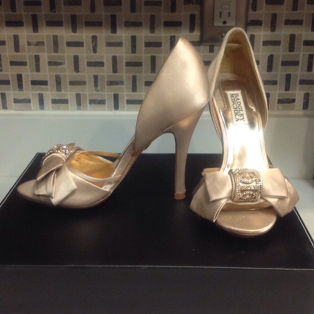 D'orsay style Badgley Mischka champagne color